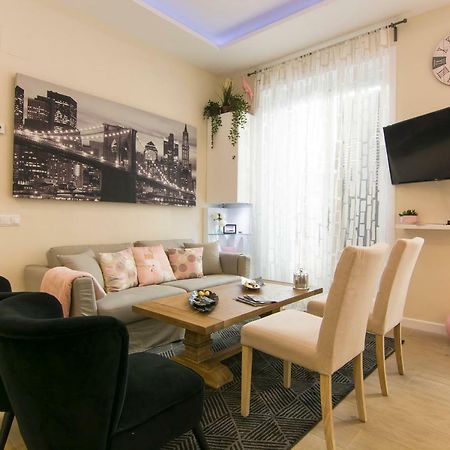 Sol Luxury Suites Madri Exterior foto