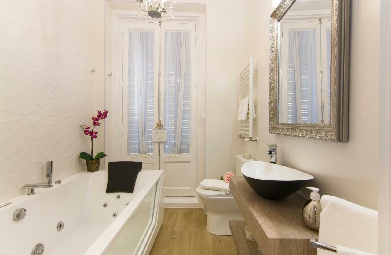 Sol Luxury Suites Madri Exterior foto