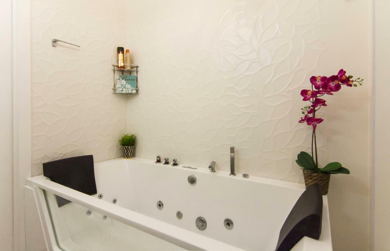 Sol Luxury Suites Madri Exterior foto