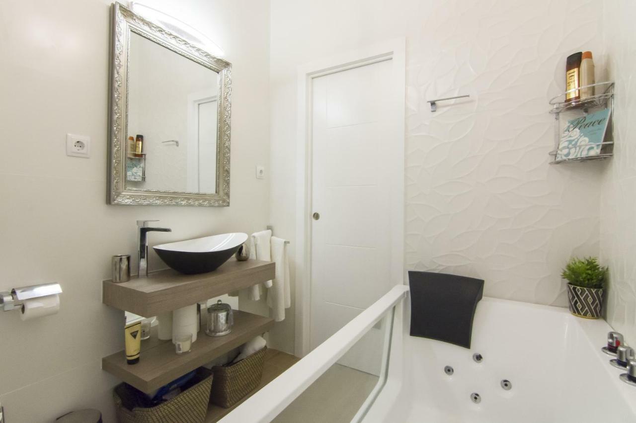 Sol Luxury Suites Madri Exterior foto
