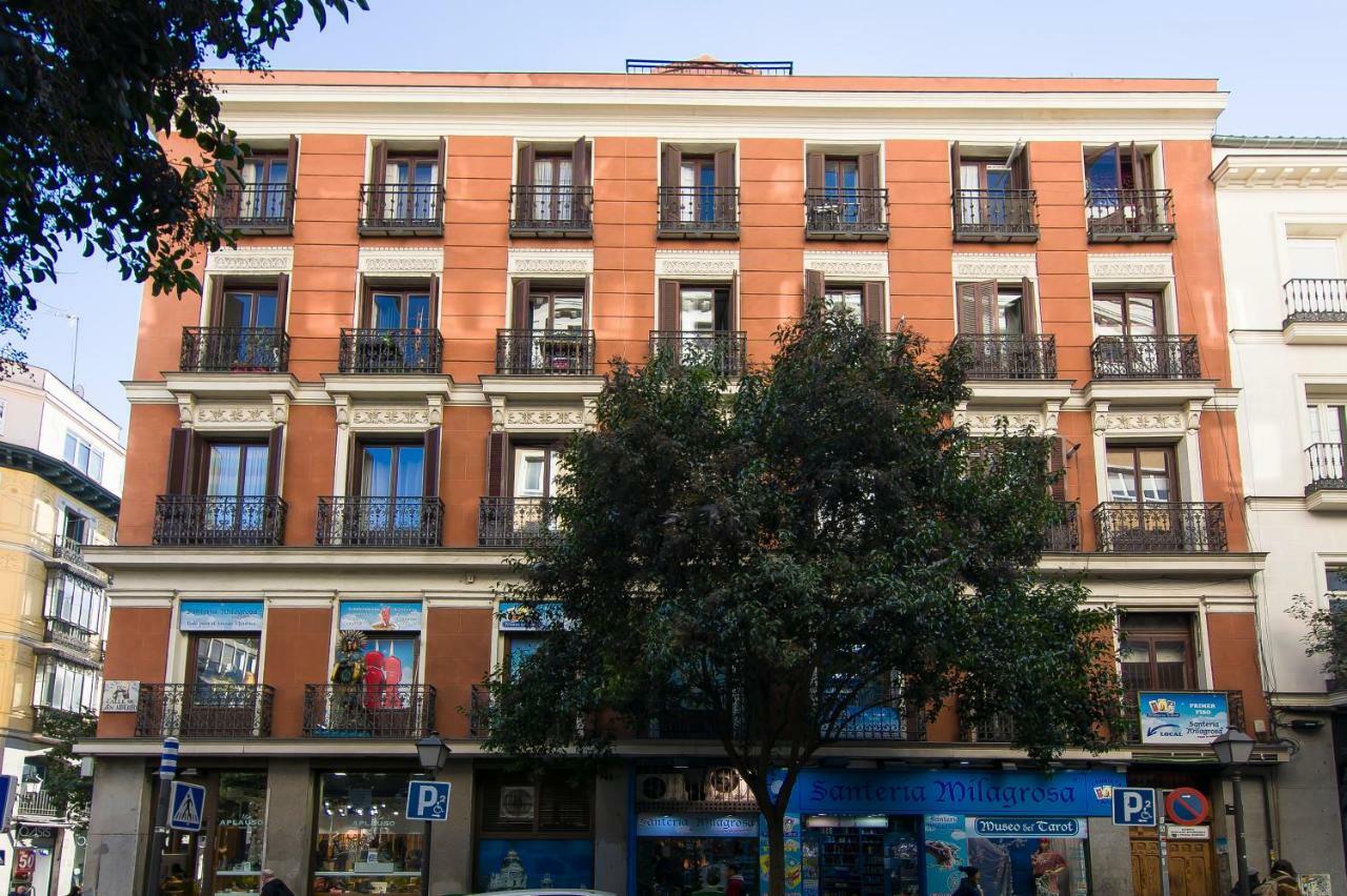 Sol Luxury Suites Madri Exterior foto
