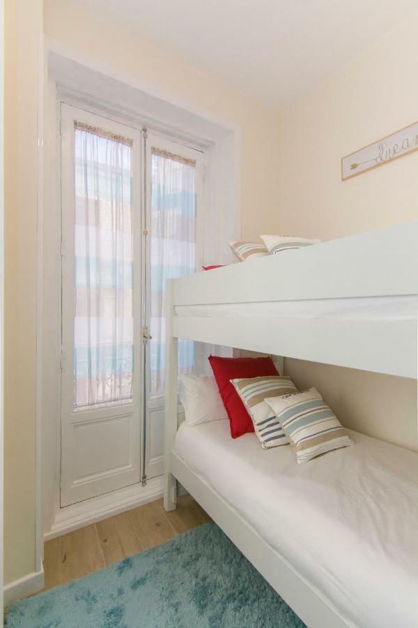 Sol Luxury Suites Madri Exterior foto