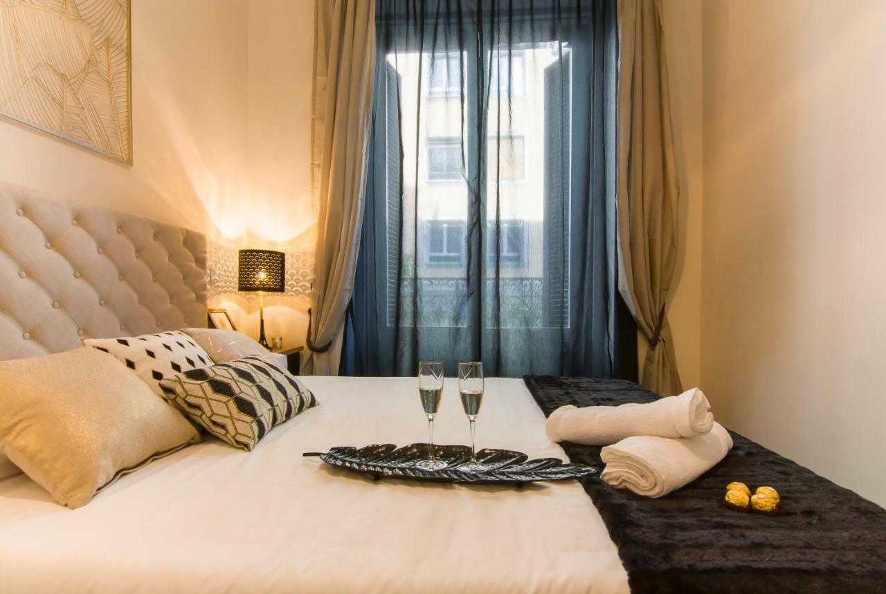 Sol Luxury Suites Madri Exterior foto